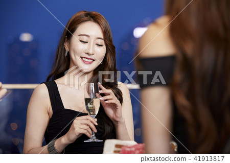 Party, friend, young woman 41913817