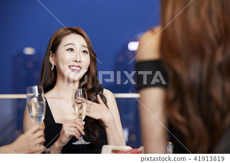 黨，朋友，年輕的女人 41913819