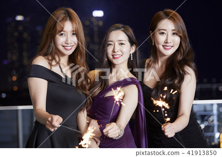 Party, friend, young woman 41913850