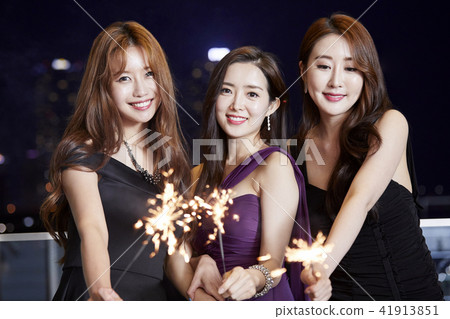 Party, friend, young woman 41913851