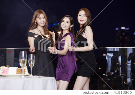 Party, friend, young woman Party, friend, young woman 41913860