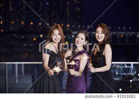 Party, friend, young woman 41913881