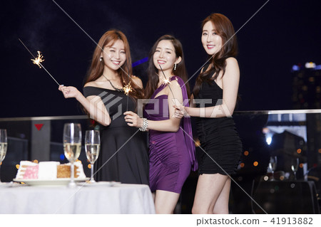 Party, friend, young woman 41913882