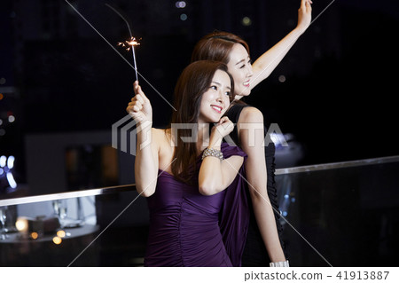 Party, friend, young woman Party, friend, young woman 41913887