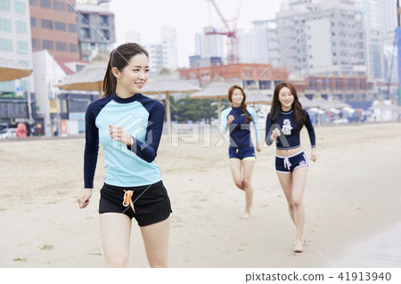 Summer vacation, vacation, friends, young woman Summer vacation, vacation, friends, young woman 41913940