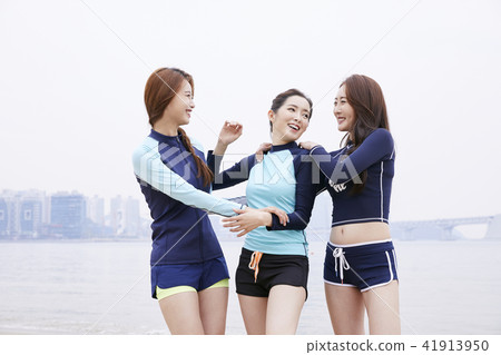 暑假,假期,朋友,年輕女子 暑假,假期,朋友,年輕女子 41913950