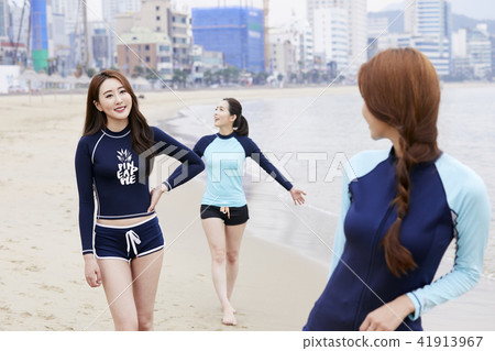 Summer vacation, vacation, friends, young woman Summer vacation, vacation, friends, young woman 41913967