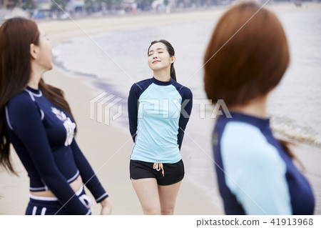 Summer vacation, vacation, friends, young woman Summer vacation, vacation, friends, young woman 41913968