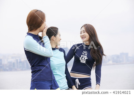 暑假,假期,朋友,年輕女子 暑假,假期,朋友,年輕女子 41914021