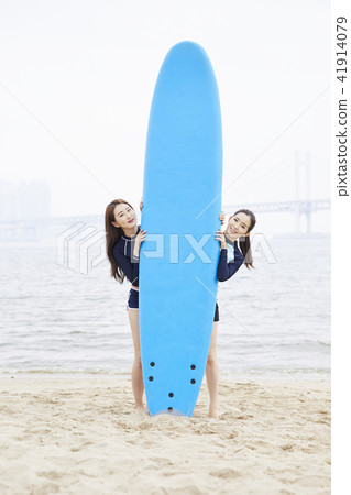 Summer vacation, vacation, friends, young woman 41914079