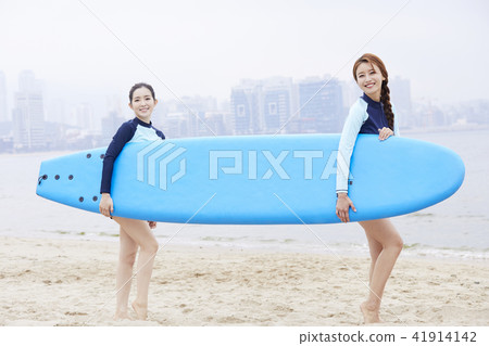 Summer vacation, vacation, friends, young woman Summer vacation, vacation, friends, young woman 41914142