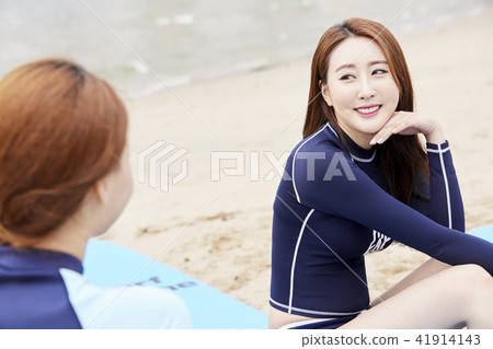 Summer vacation, vacation, friends, young woman Summer vacation, vacation, friends, young woman 41914143