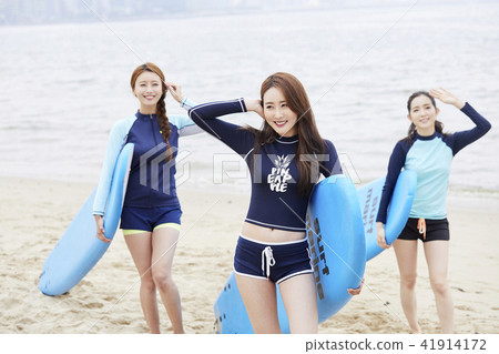 Summer vacation, vacation, friends, young woman Summer vacation, vacation, friends, young woman 41914172