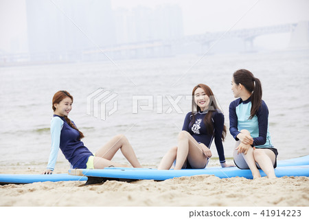 暑假，假期，朋友，年輕女子 41914223