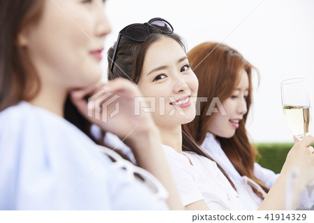 暑假,假期,年輕的女人 暑假,假期,年輕的女人 41914329