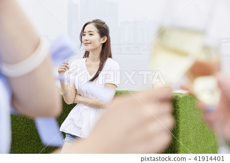 黨，年輕的女人 41914401