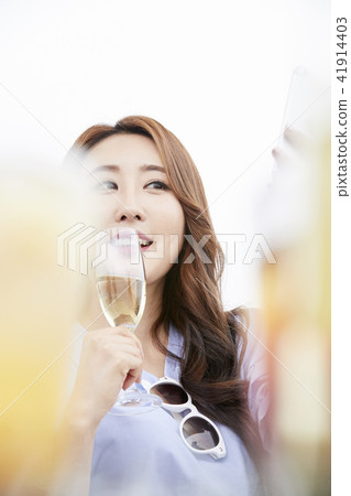 Summer vacation, vacation, young woman Summer vacation, vacation, young woman 41914403