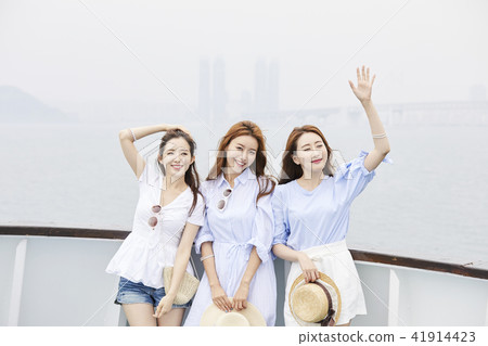 Summer vacation, travel, vacation, young woman 41914423