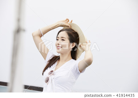 Summer vacation, travel, vacation, young woman 41914435
