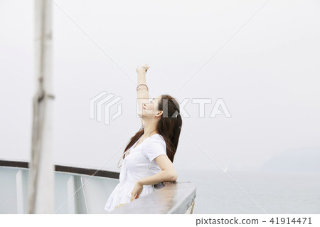 Summer vacation, travel, vacation, young woman Summer vacation, travel, vacation, young woman 41914471