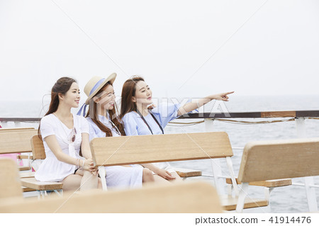 Summer vacation, travel, vacation, young woman 41914476