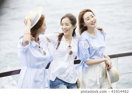 Summer vacation, travel, vacation, young woman 41914482