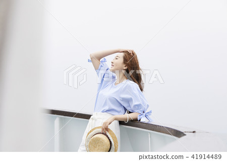 Summer vacation, travel, vacation, young woman 41914489