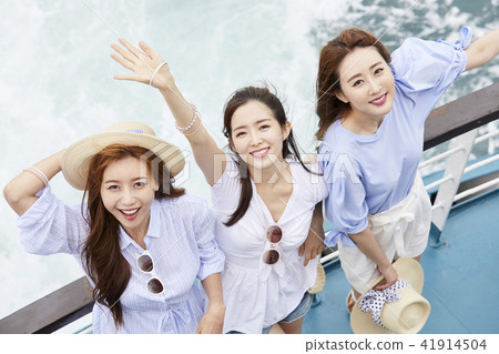 Summer vacation, travel, vacation, young woman 41914504