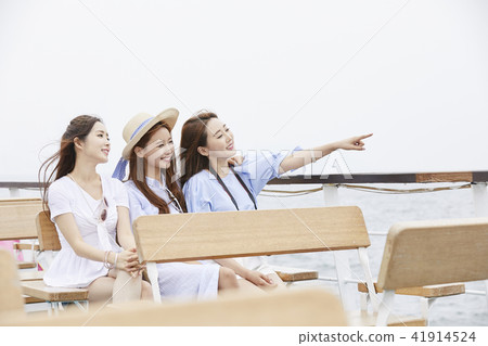 Summer vacation, travel, vacation, young woman Summer vacation, travel, vacation, young woman 41914524