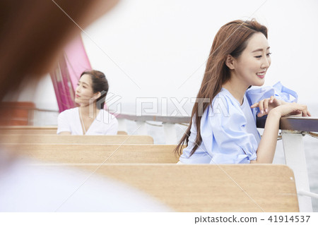 Summer vacation, travel, vacation, young woman Summer vacation, travel, vacation, young woman 41914537