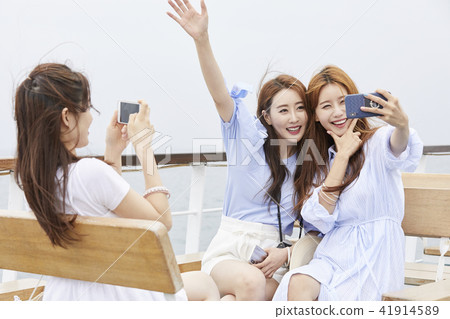 Summer vacation, travel, vacation, young woman Summer vacation, travel, vacation, young woman 41914589