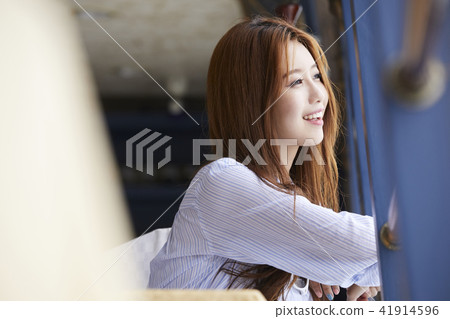 Summer vacation, travel, vacation, young woman Summer vacation, travel, vacation, young woman 41914596