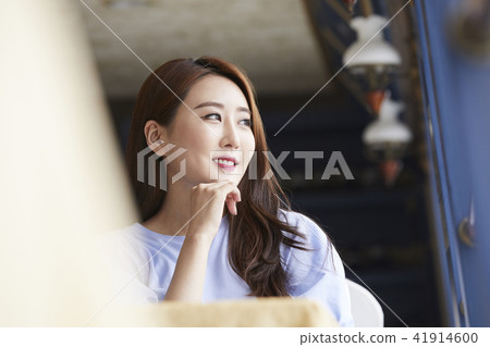 Summer vacation, travel, vacation, young woman 41914600