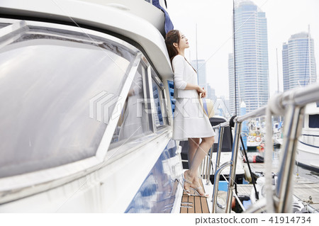 Summer vacation, vacation, friends, young woman Summer vacation, vacation, friends, young woman 41914734