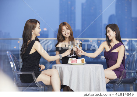 Party, friend, young woman Party, friend, young woman 41914849