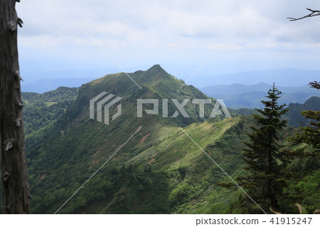 From the vicinity of Mountain top of mountain climbing mountain path of Japan Hundred Mountain Mountain towards Kesukemen 41915247
