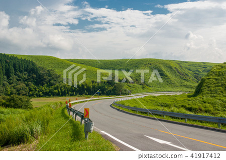 從Kusumi到Aso，宜人的草地上的Kamanami高速公路 41917412