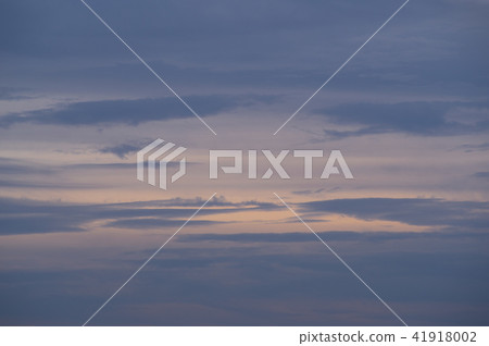 Cloud backdrop in the evening sky d 41918002