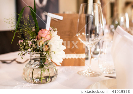 flowers settings decoration outdoor setup for wedding with pink colored flower flowers settings decoration outdoor setup for wedding with pink colored flower 41919558
