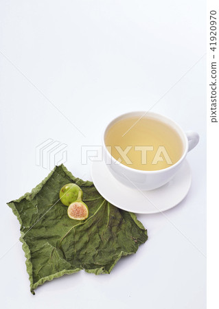 Fig Leaf Tea on with various benefits 41920970