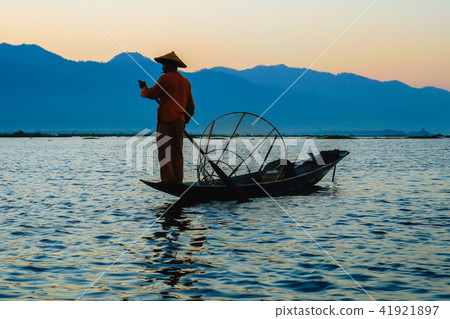 Burmese fishermen on Inle Lake Burmese fishermen on Inle Lake 41921897