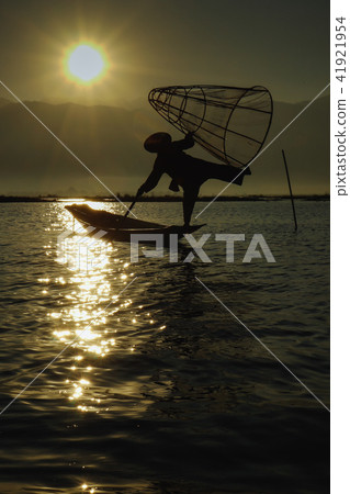 Burmese fishermen on Inle Lake 41921954