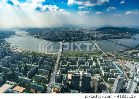 The streets of Seoul 41923129