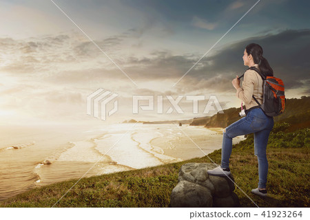 Young asian traveler woman enjoying panorama 41923264