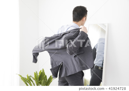 Businessman before going to work 41924728