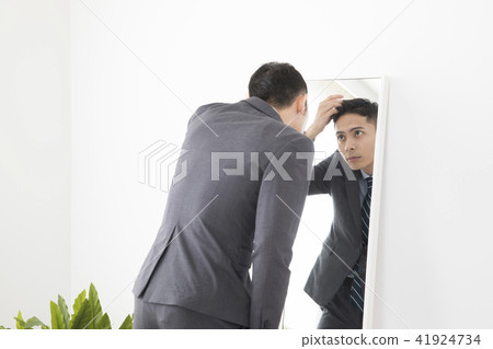 Businessman before going to work 41924734