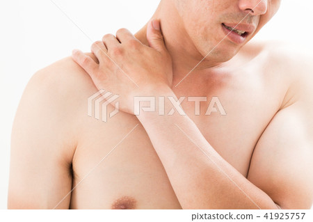 Male stiff neck 41925757