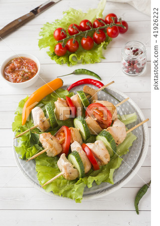 Traditional Turkey chicken kebab meat with tomat 41926222