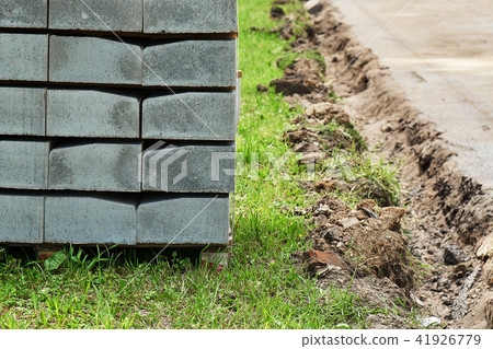 Curb replacement on Moscow street 41926779