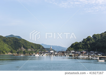 Sakatsu村莊的風景被看見在漁港 41927167